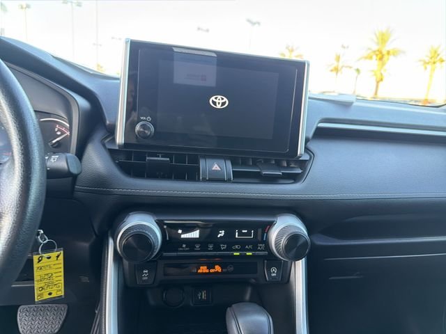 2025 Toyota RAV4 LE - Photo 18