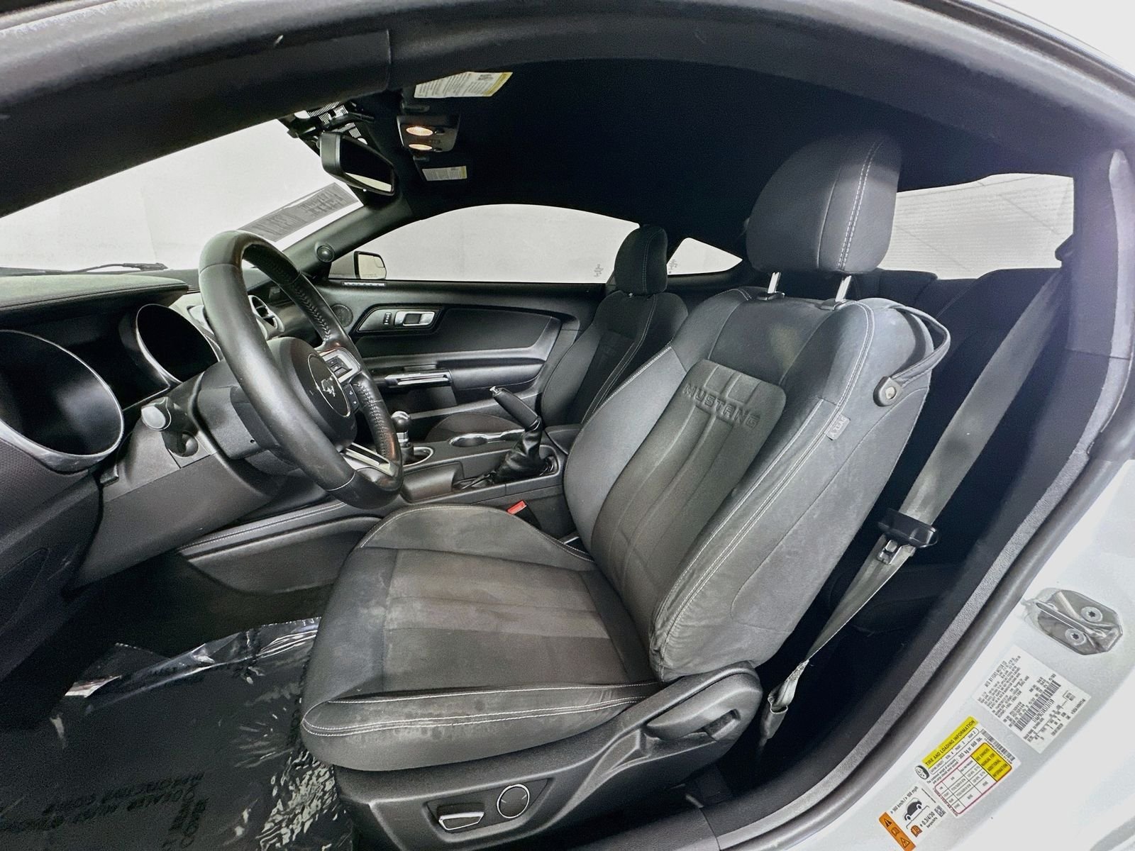Used 2019 Oxford White Ford GT image 21