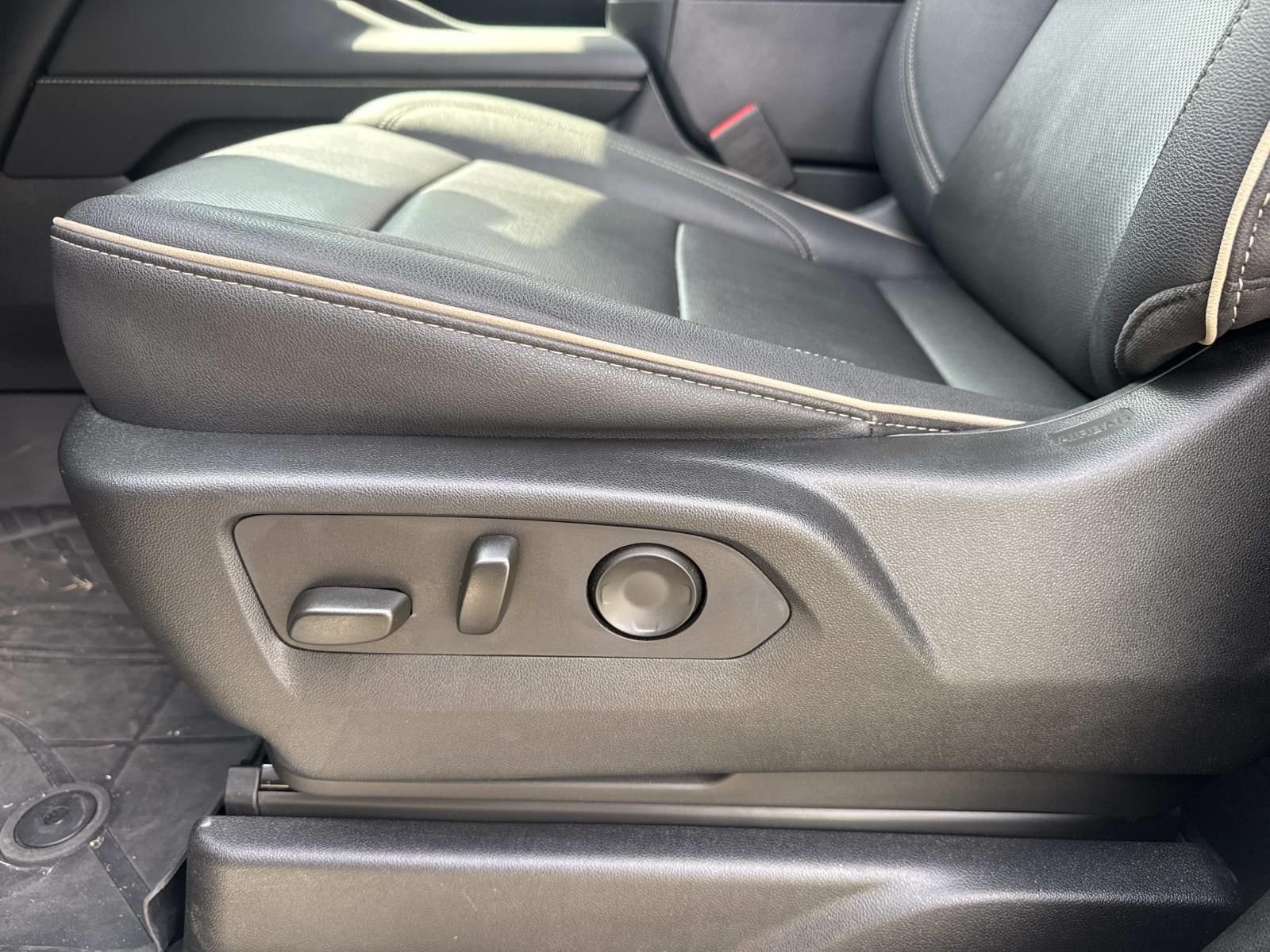 Used 2023 Gray Chevrolet Premier image 20