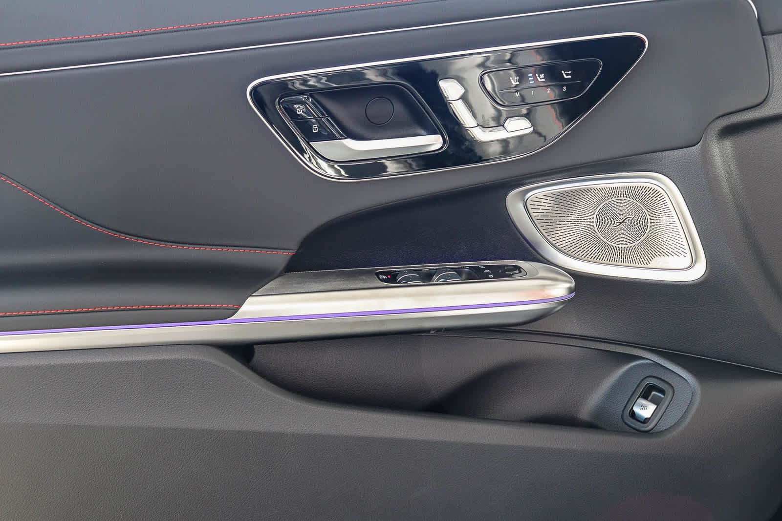 New 2027 MANUFAKTUR exclusive graphite grey magno Mercedes-Benz AMG® CLE 53 image 31