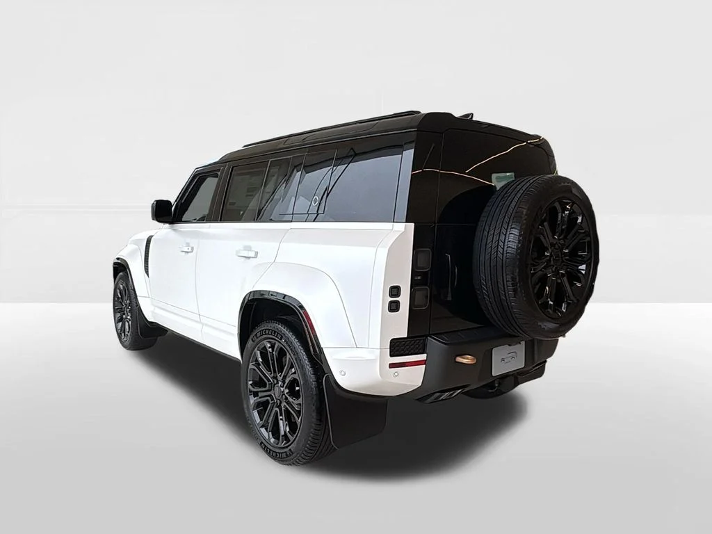 New 2026 White Land Rover OCTA image 2
