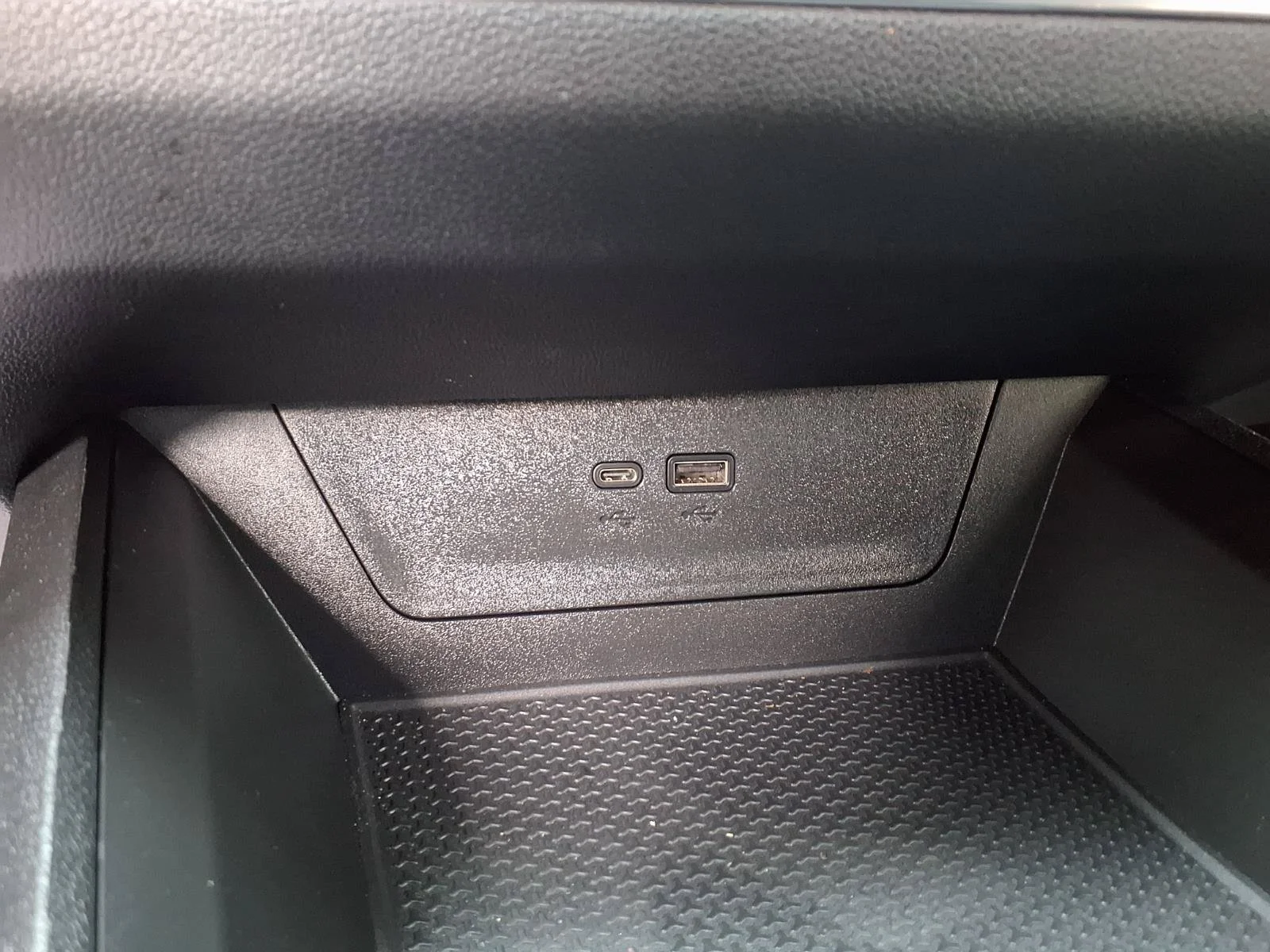 Used 2025 Radiant Red Tintcoat Chevrolet FWD RS image 7