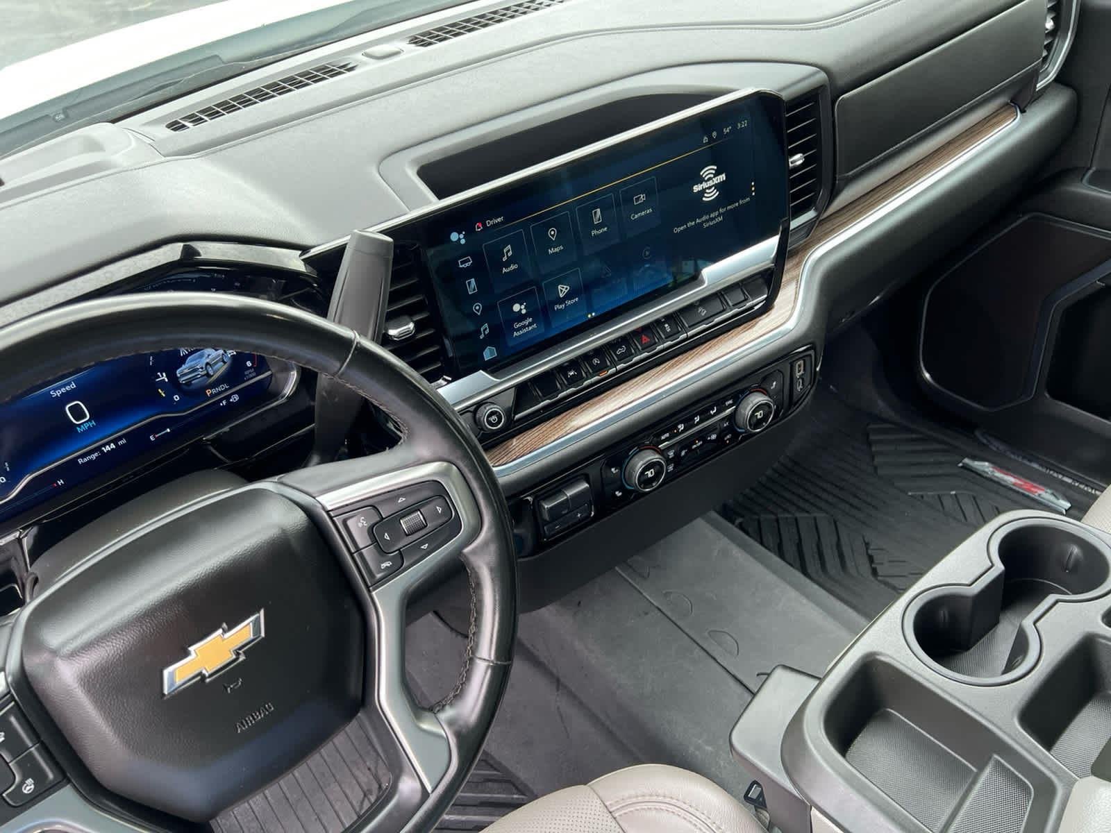 Used 2024 Summit White Chevrolet LT image 28
