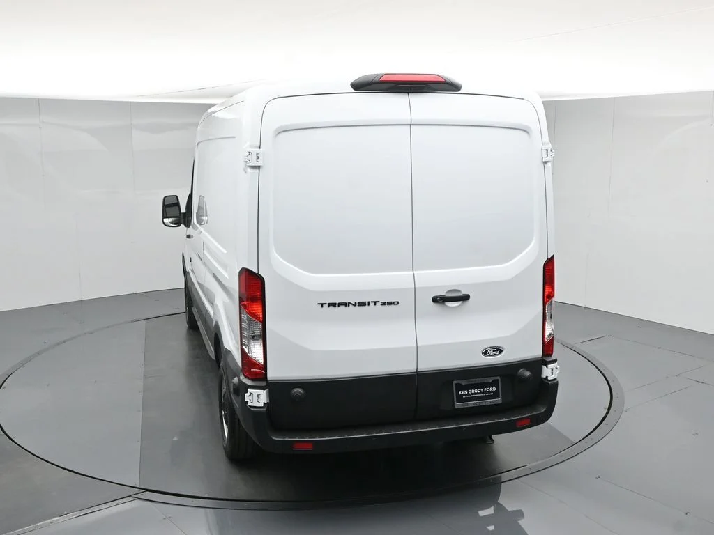 New 2026 Oxford White Ford Base image 39