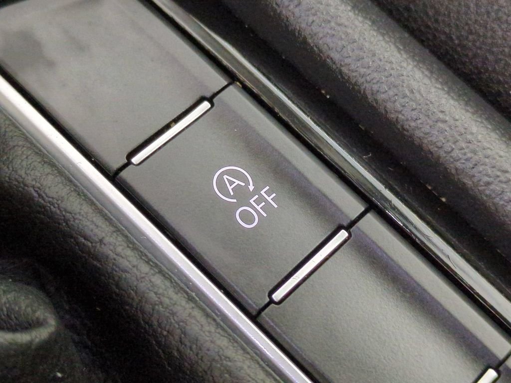 2024 Volkswagen Taos SE - Photo 36