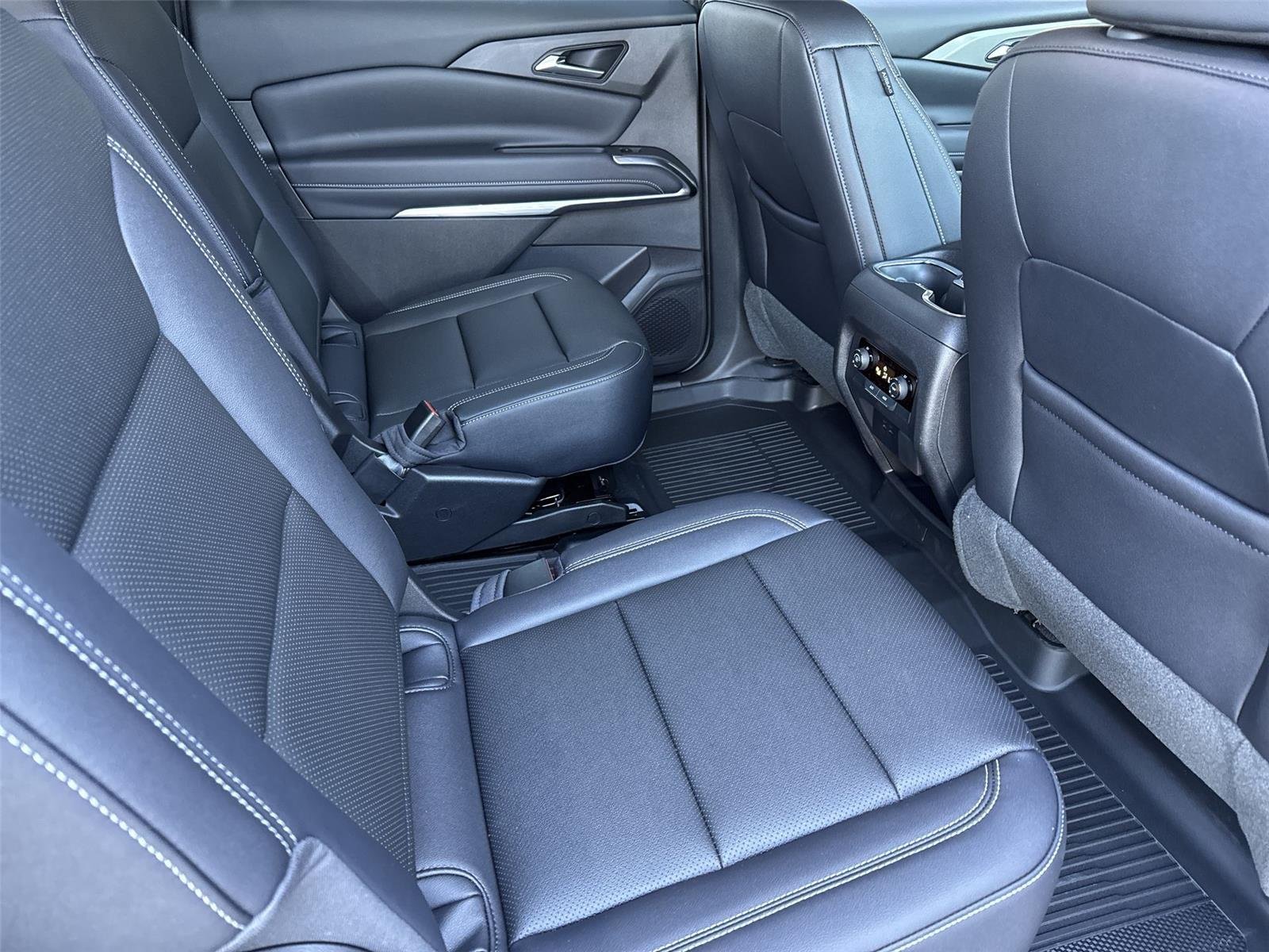 2026 Chevrolet Traverse LT - Photo 28