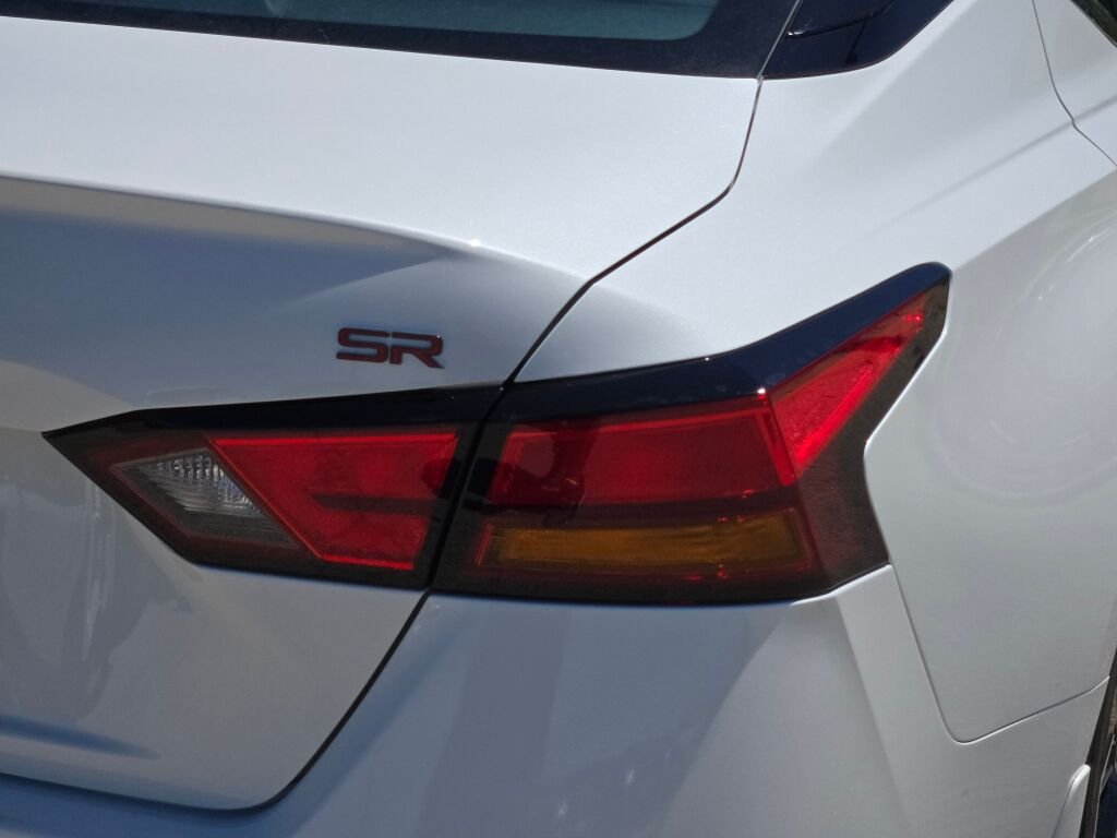 New 2026 Pearl White TriCoat / Super Black Two-tone Nissan SR image 11