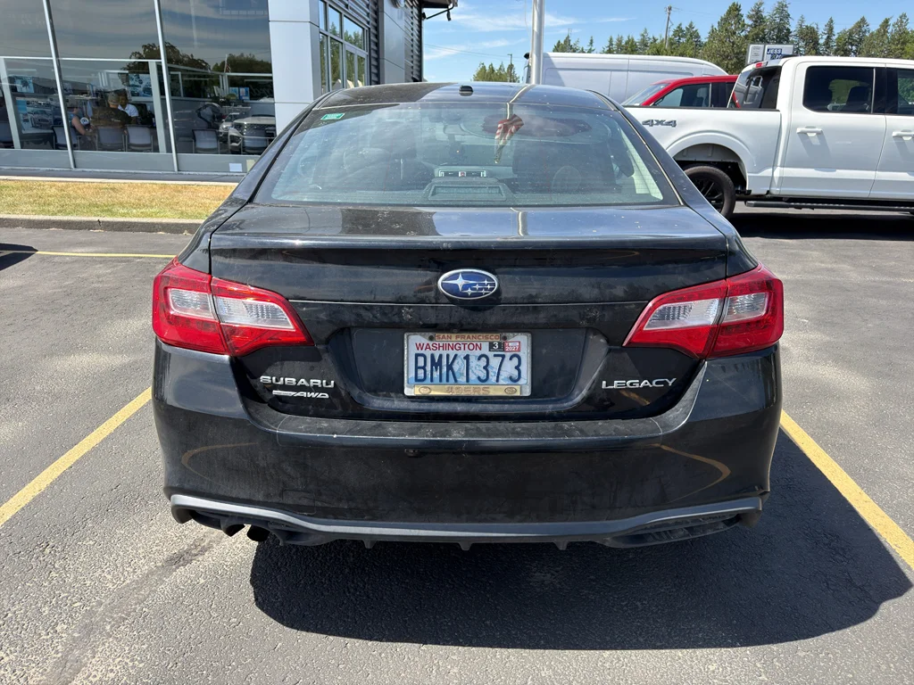 Used 2019 Crystal Black Silica Subaru 2.5i, AUTOMATIC, AWD!!! image 3