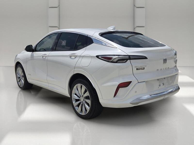 Used 2025 White Frost BUICK FWD 4DR AVENIR image 3