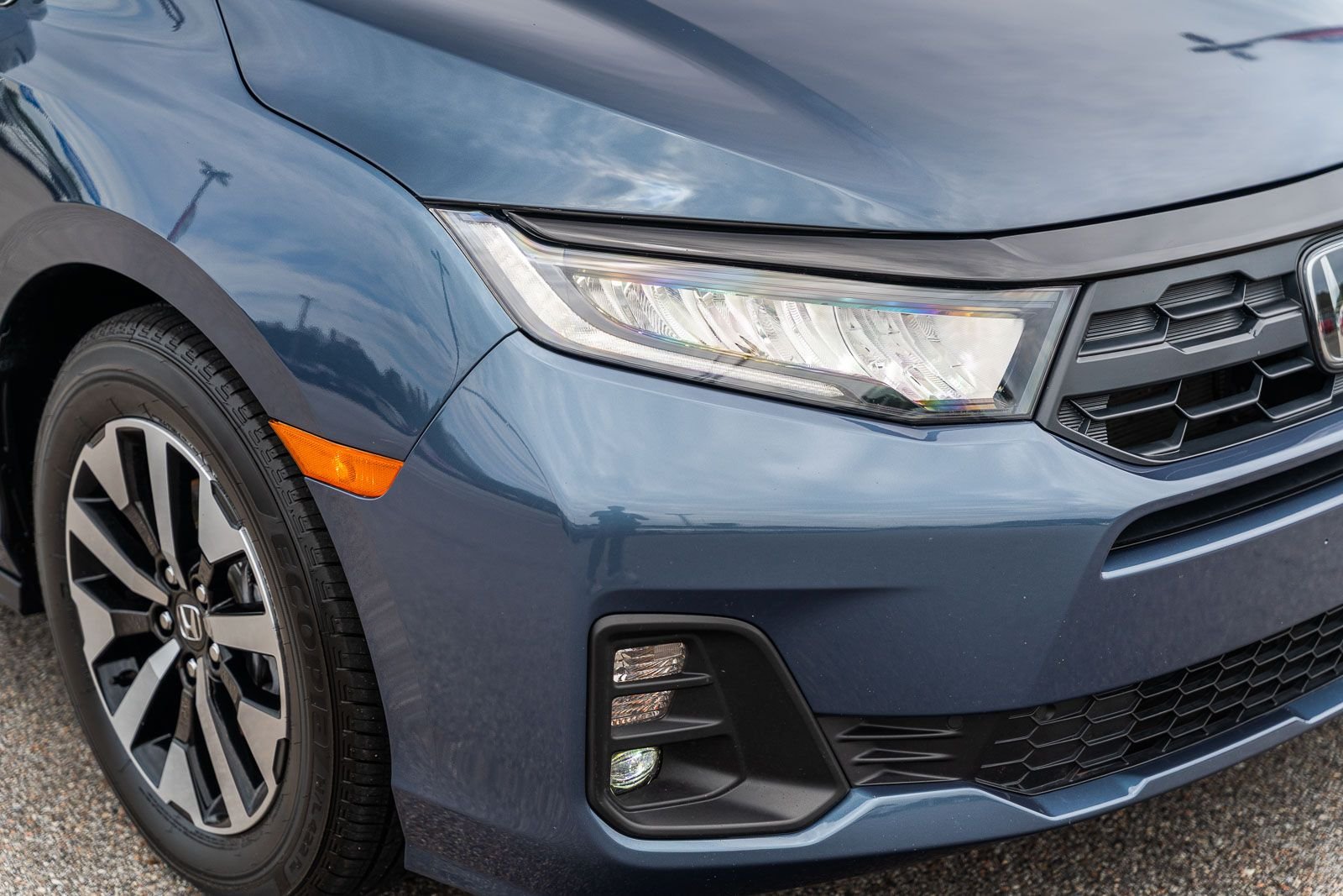 2025 Honda Odyssey EX-L - Photo 10