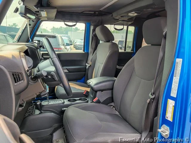 Used 2016 Blue Jeep Unlimited Sport image 8