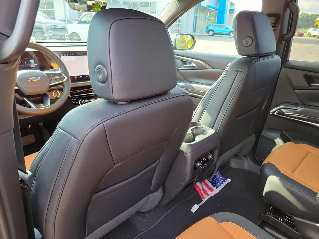 2027 Chevrolet Traverse Z71 - Photo 24