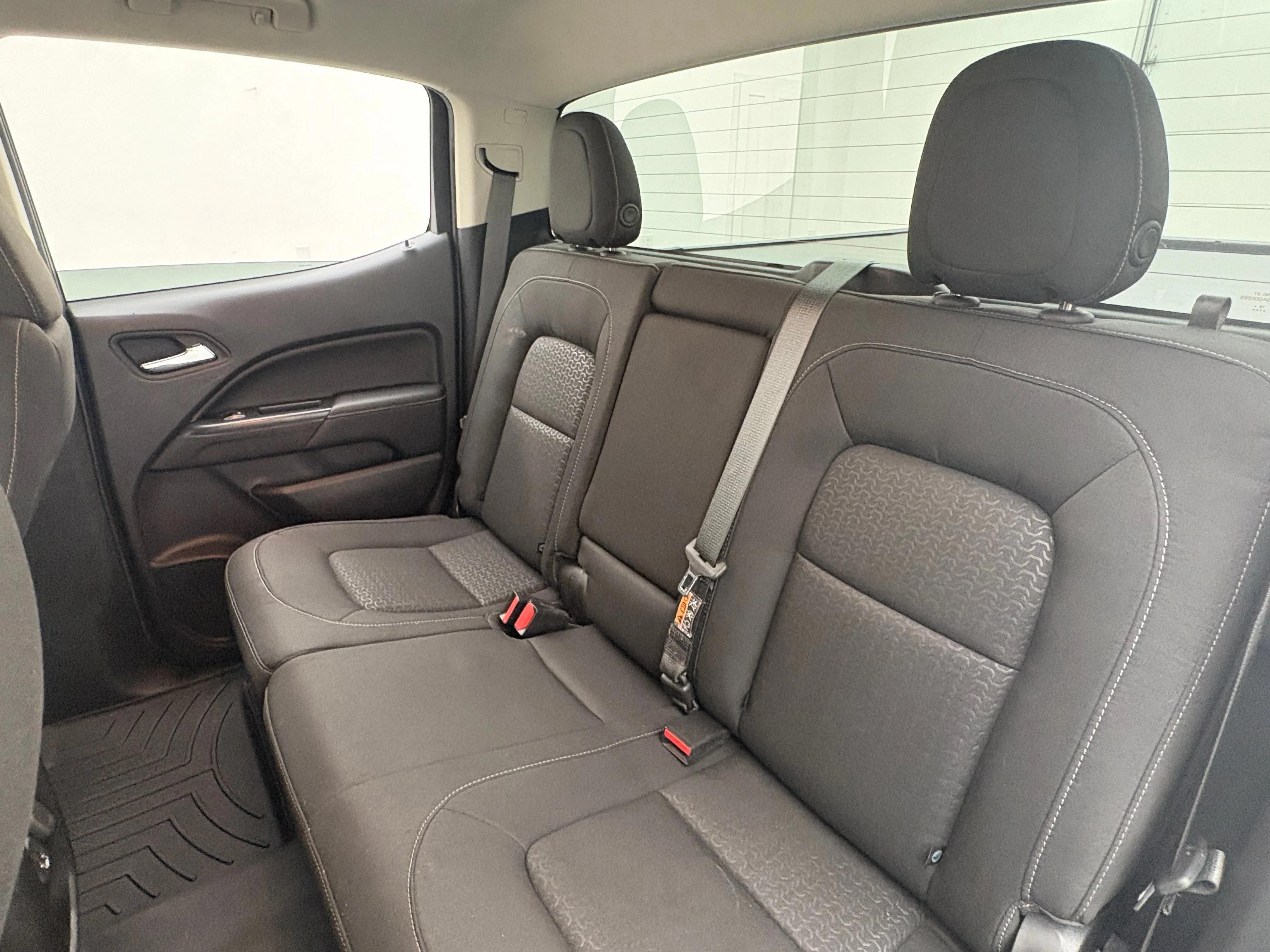 Used 2020 SUMMIT WHITE GMC 4WD SLE image 35