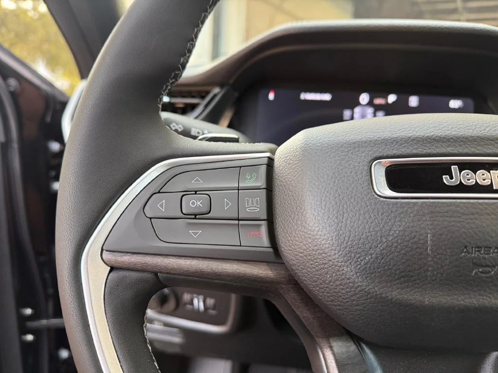 New 2027 Black Jeep Laredo Altitude image 24