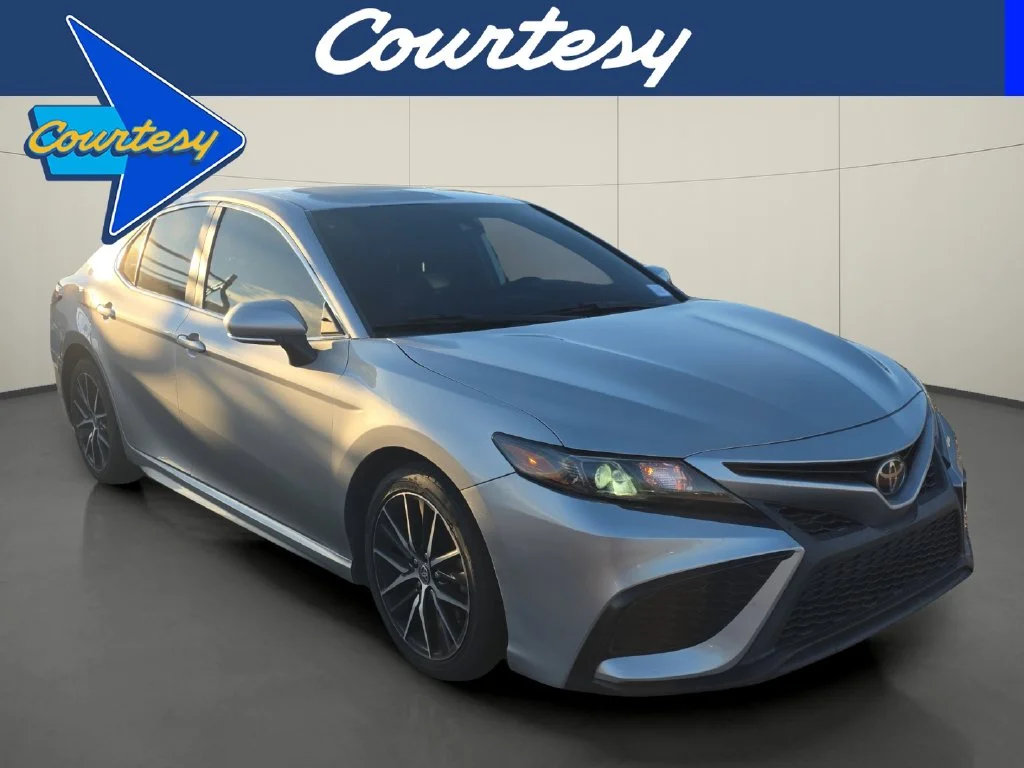 Used 2022 Silver Toyota SE image 1