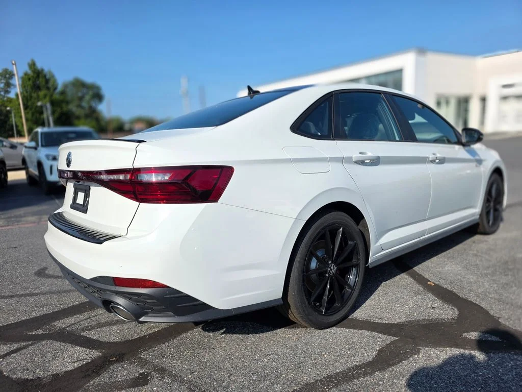New 2026 Pure White w/Deep Black Roof Volkswagen 2.0T Autobahn image 8