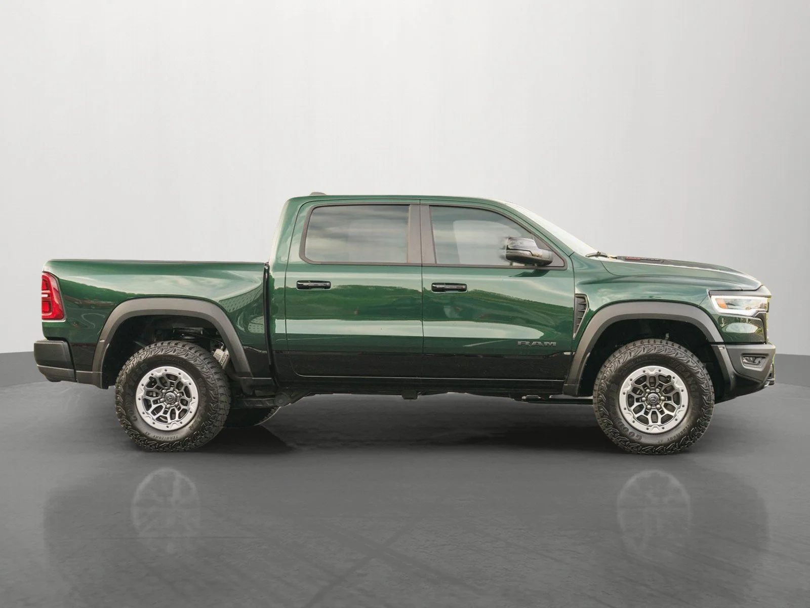 Used 2026 Serrano Green Metallic Ram RHO image 9