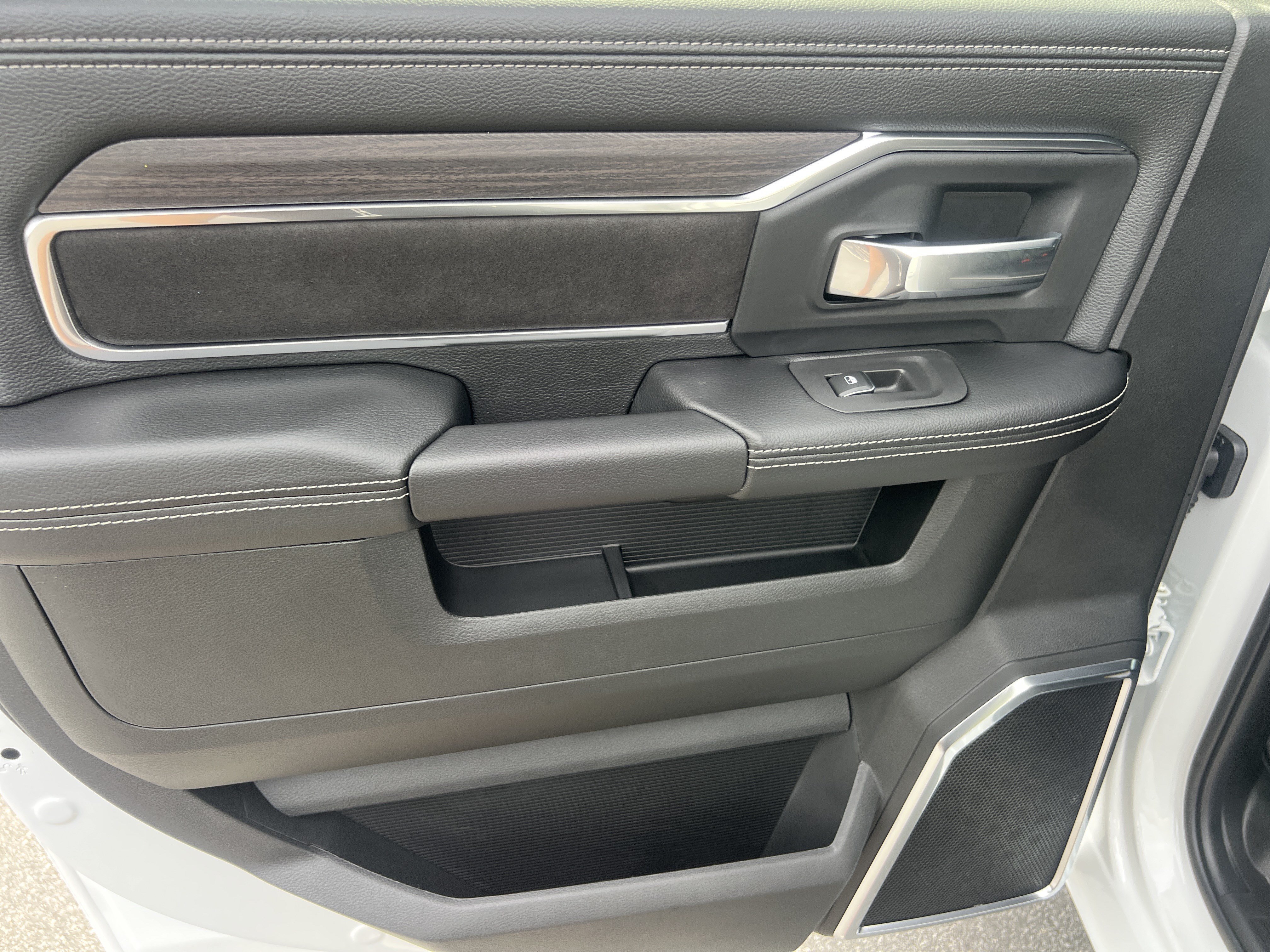 New 2026 Bright White Clearcoat Ram Laramie image 19