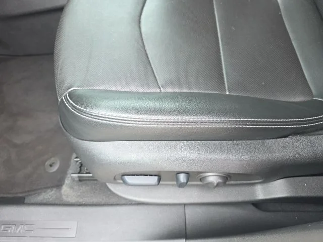 2023 GMC Terrain SLT - Photo 14