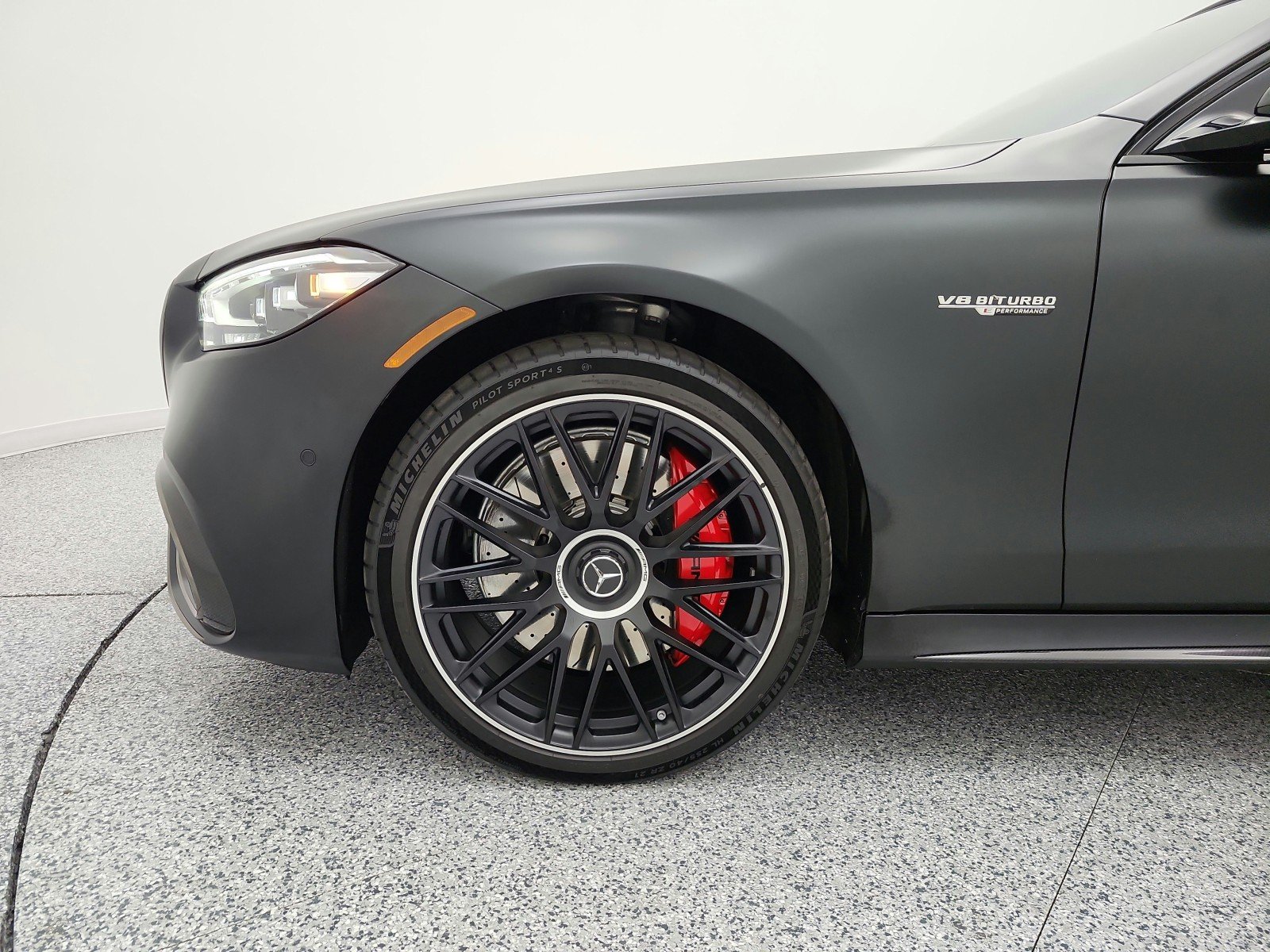 Used 2025 MANUFAKTUR Signature Night Black Magno Mercedes-Benz AMG® S 63 E 4MATIC Sedan image 17