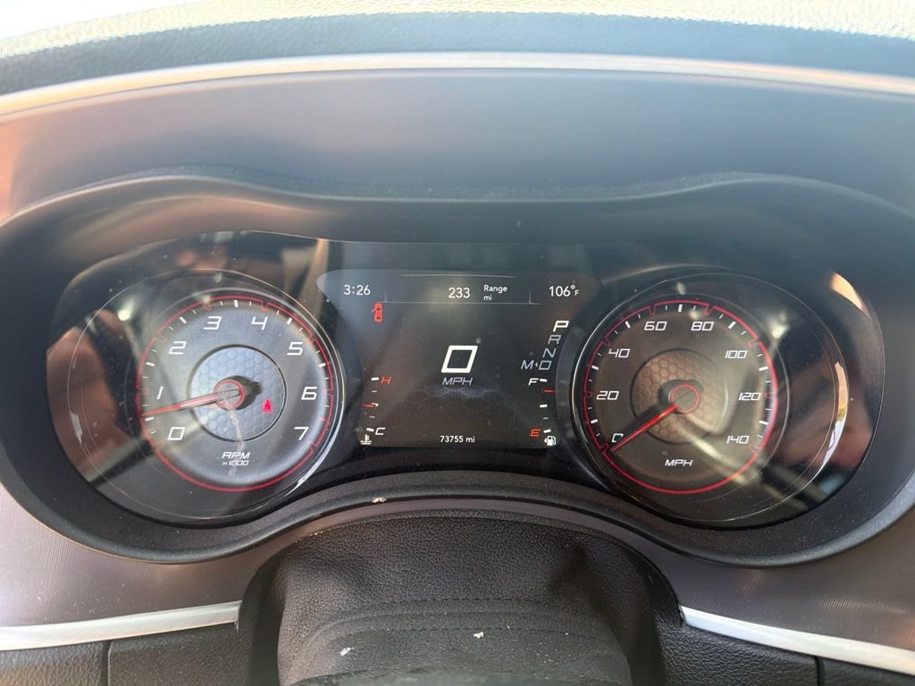 Used 2022 Pitch Black Clearcoat Dodge SXT image 5
