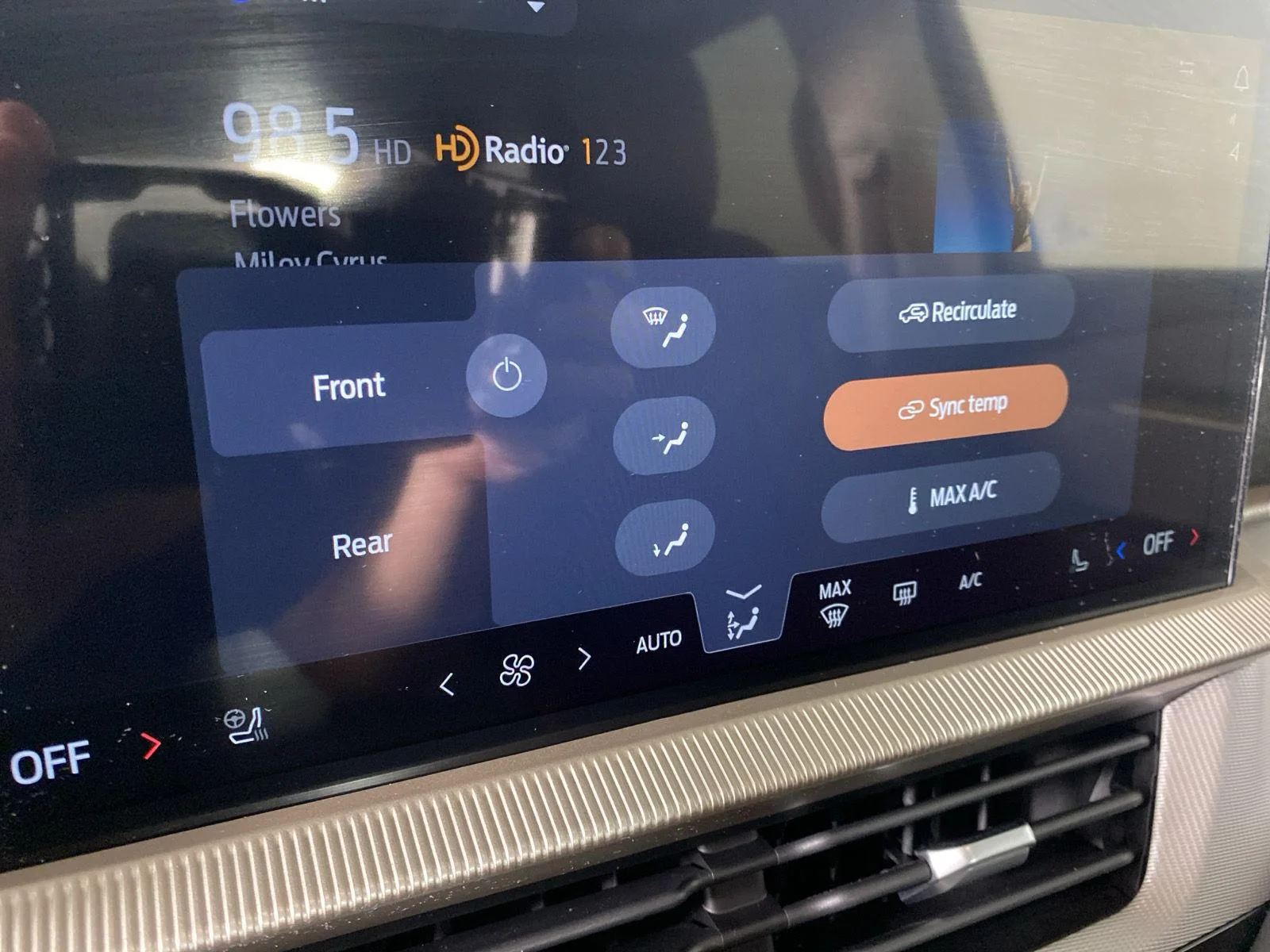 Used 2025 Vapor Blue Ford Active image 18