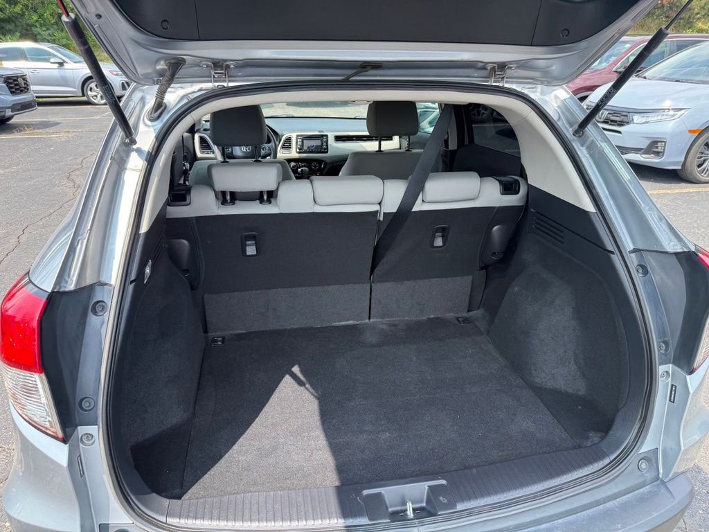 Certified Used 2019 Lunar Silver Metallic Honda LX image 5