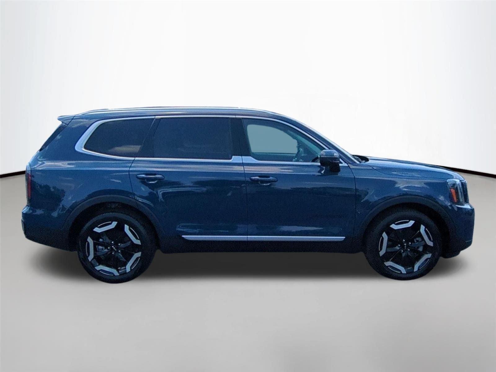 Used 2025 Midnight Lake Blue Kia EX image 6