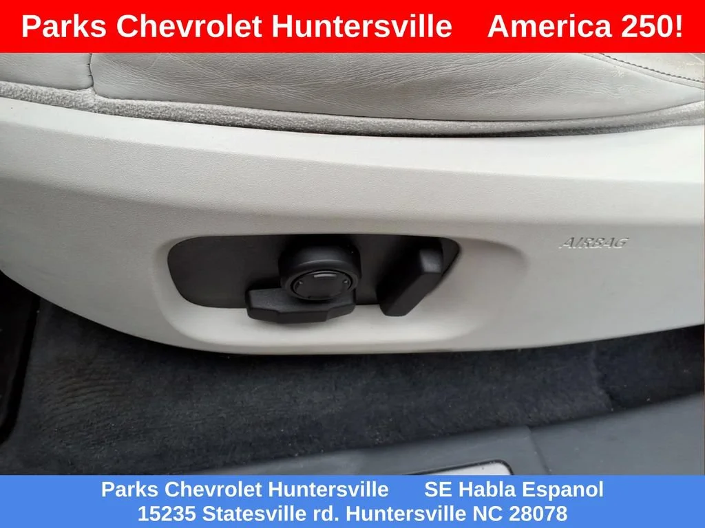 Used 2018 Gray Land Rover HSE Dynamic image 17