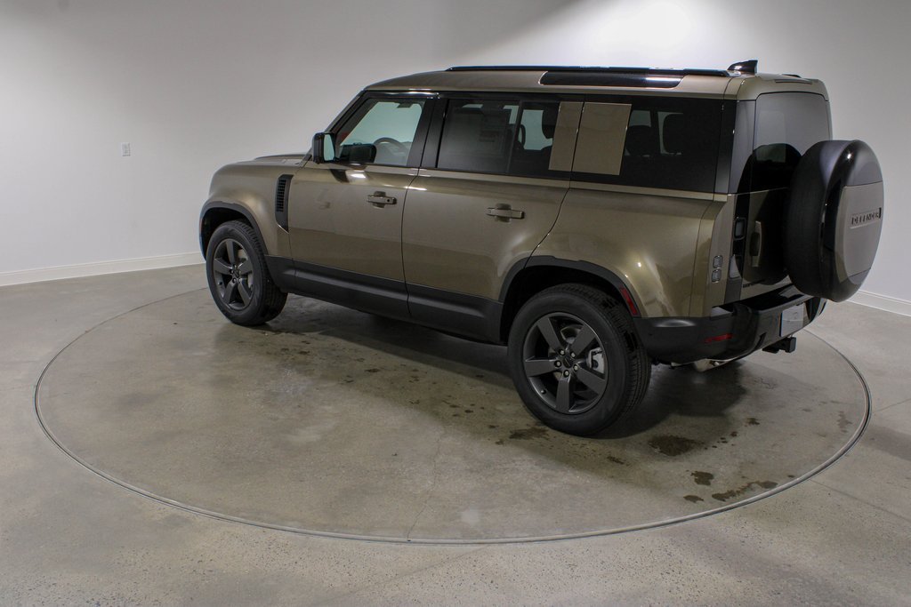 Used 2026 Gondwana Stone Metallic Land Rover S image 3