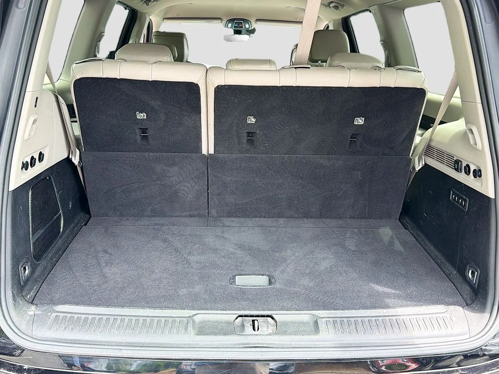Used 2022 Diamond Black Jeep Series III image 35