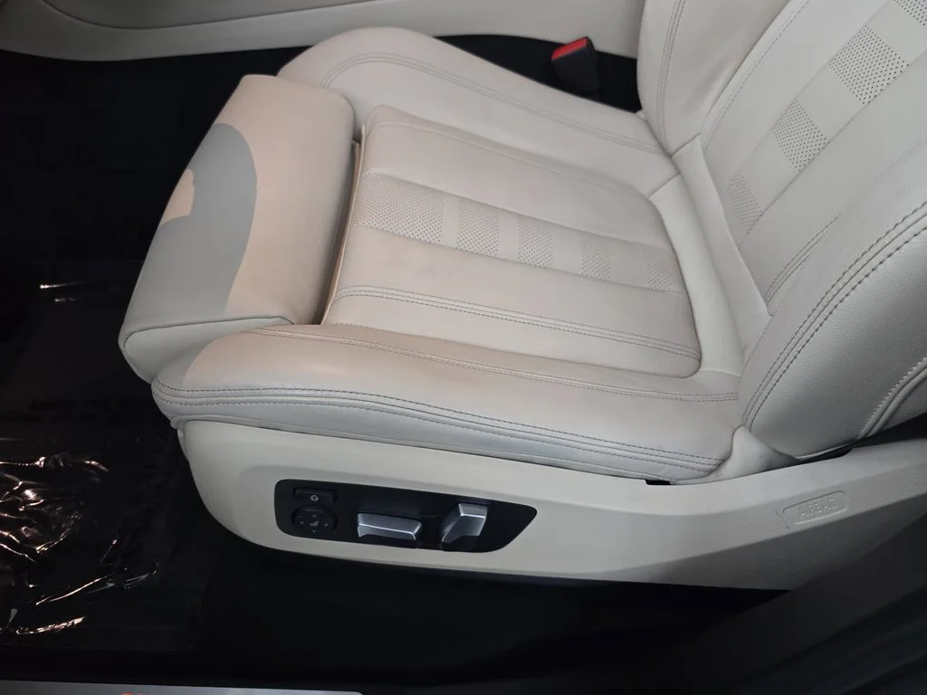 Used 2021 Alpine White BMW xDrive40i image 30