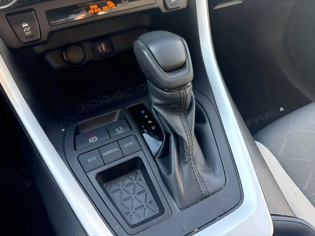 Used 2023  Toyota XLE image 13