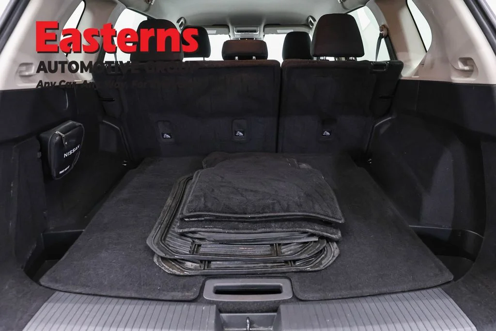 Used 2023 White Nissan S image 9