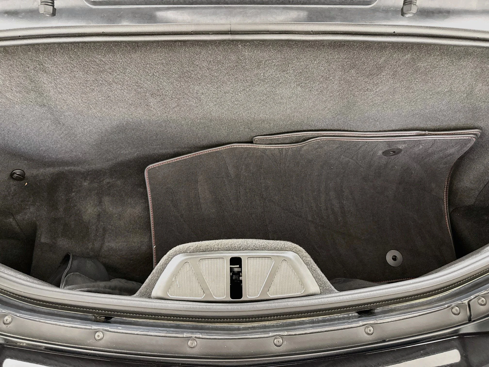 Used 2023 HYPERSONIC GRAY METALLIC Chevrolet 2LT image 27