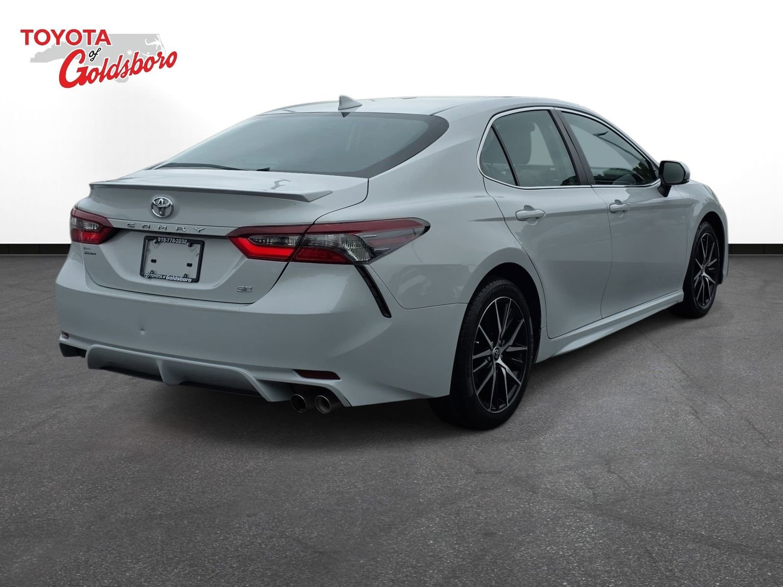 Used 2023 White Toyota SE image 5
