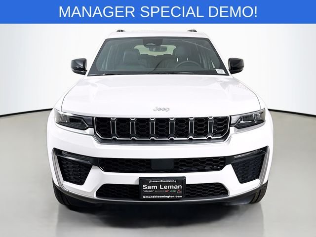 New 2026 Bright White Clear-Coat Exterior Paint Jeep Limited image 2