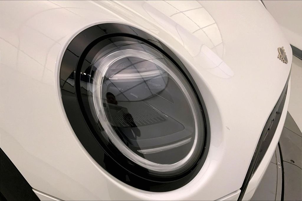 Used 2026 Nanuq White Metallic MINI  image 27