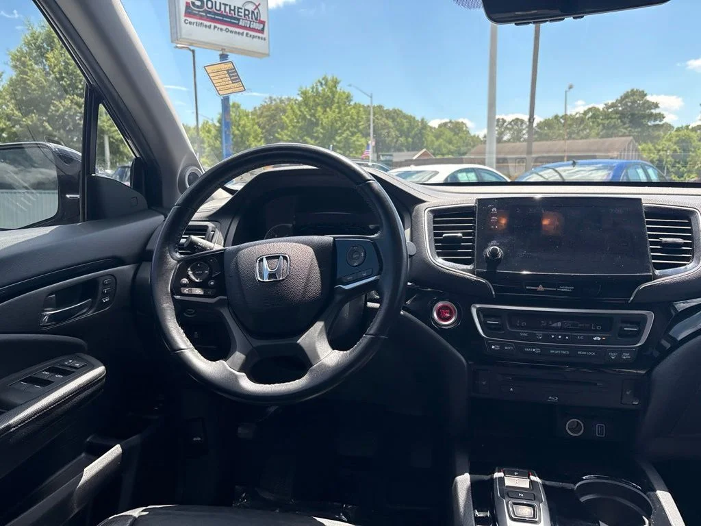 Used 2021 Silver Honda Touring image 8
