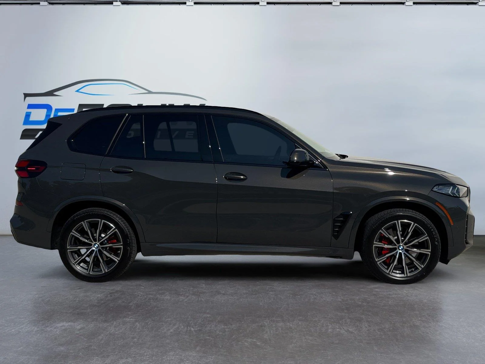 Used 2026 Dravit Grey Metallic BMW xDrive40i image 2