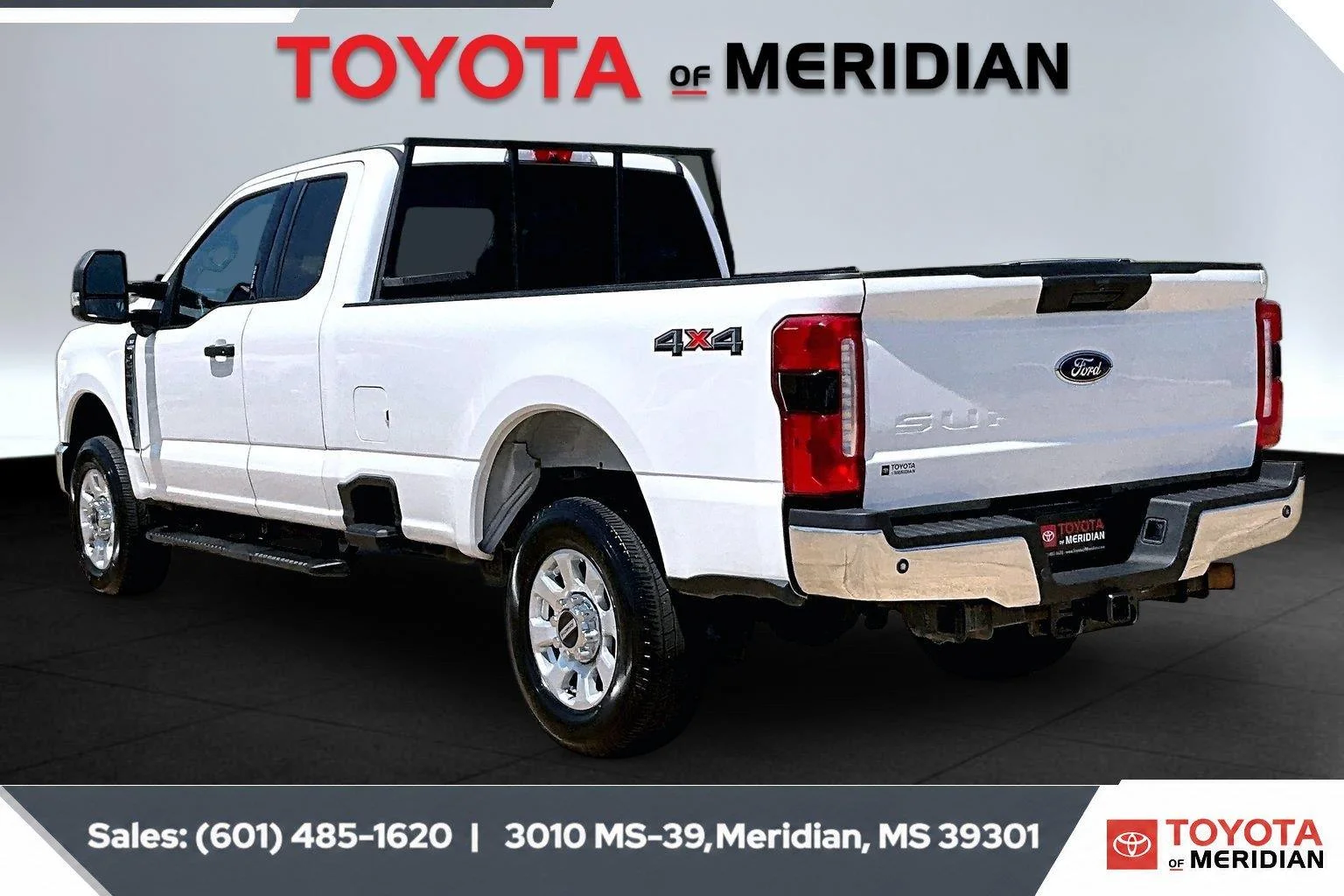 Used 2024 Oxford White Ford XLT image 2