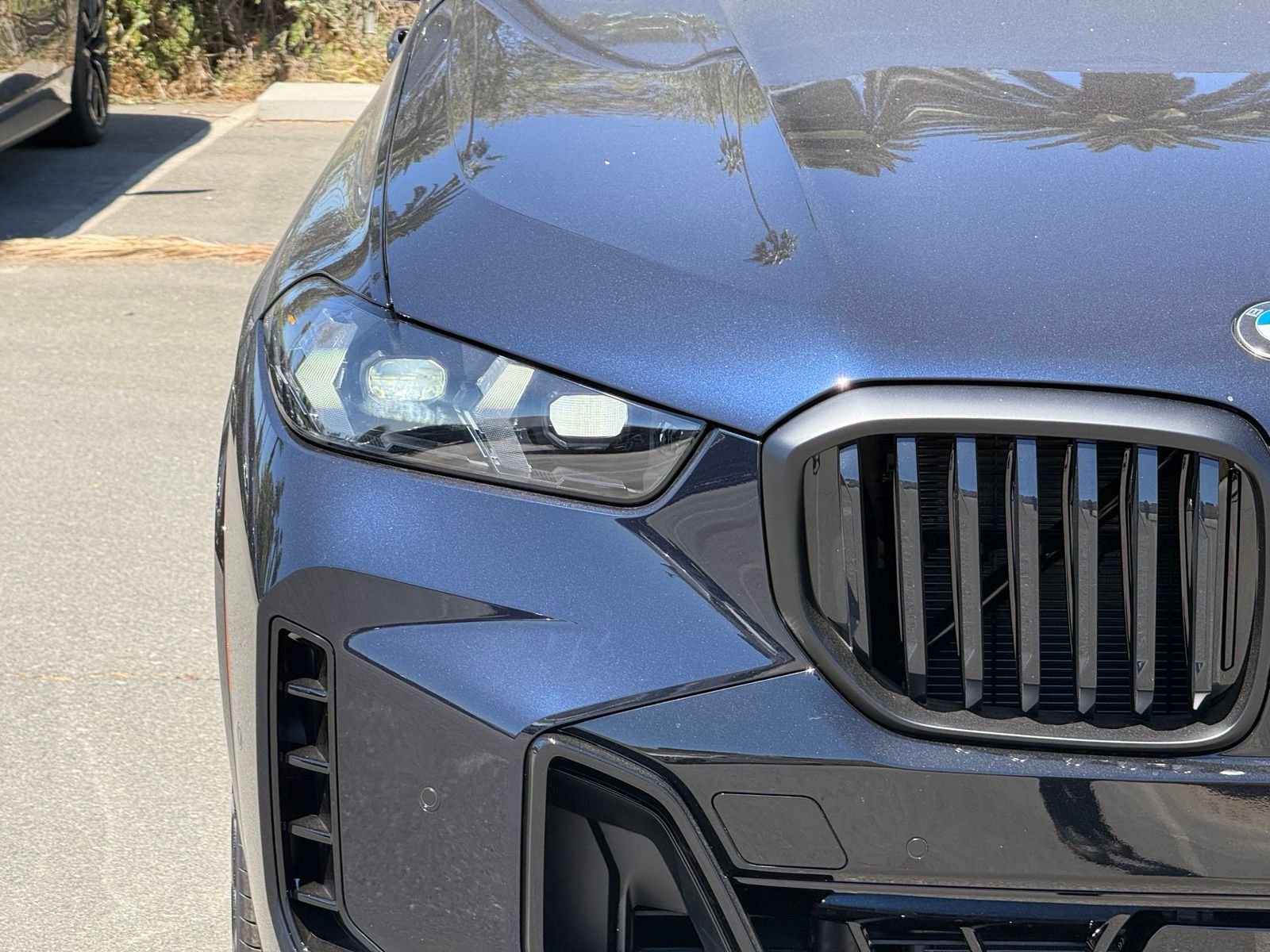 New 2026 Carbon Black Metallic BMW sDrive40i image 13