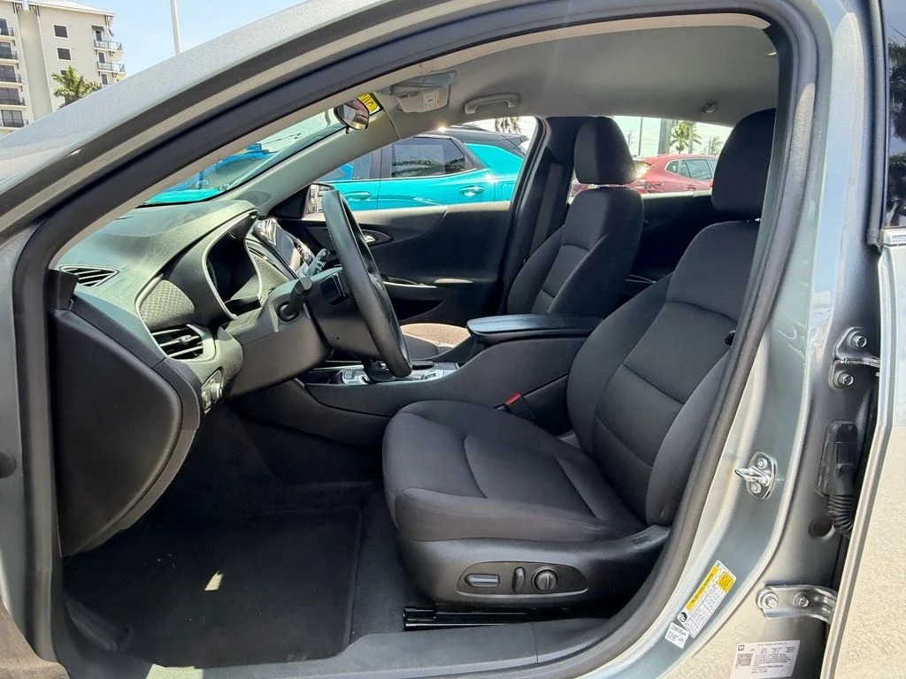 Used 2024 Gray Chevrolet LT image 9