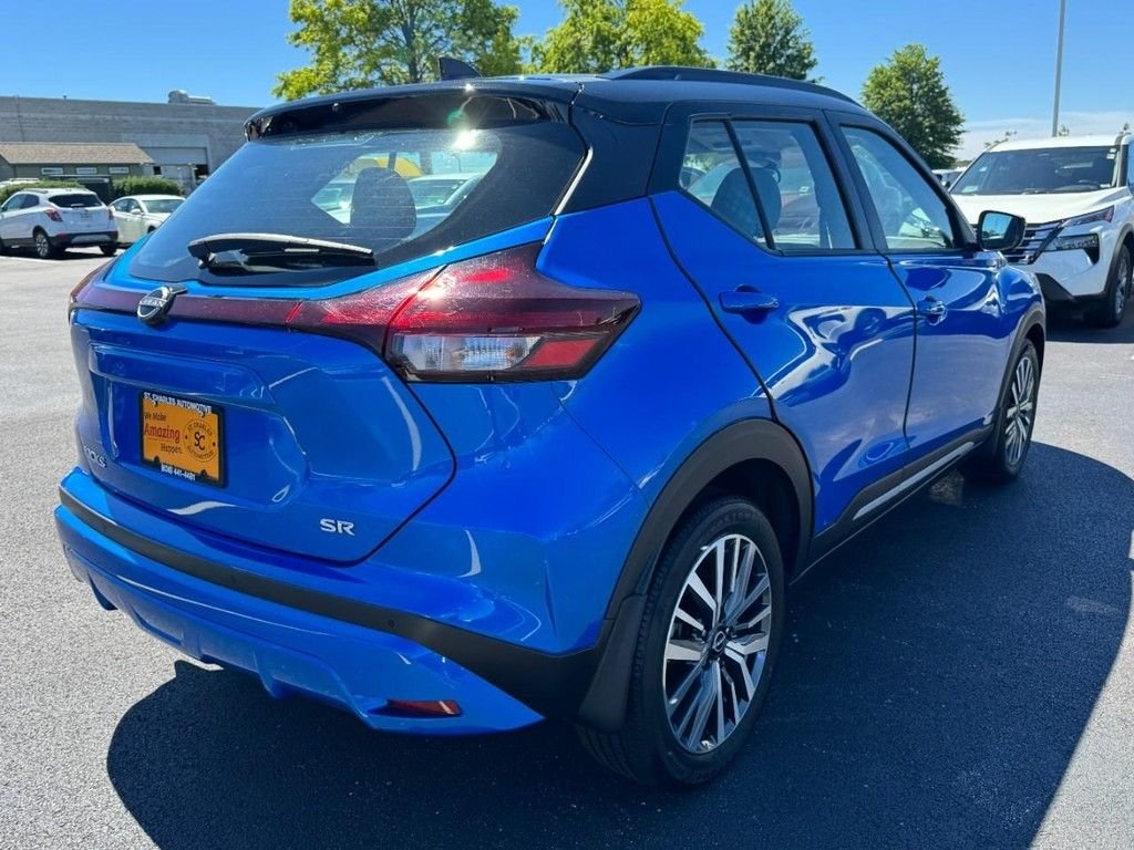 Used 2023 Blue Nissan SR image 3