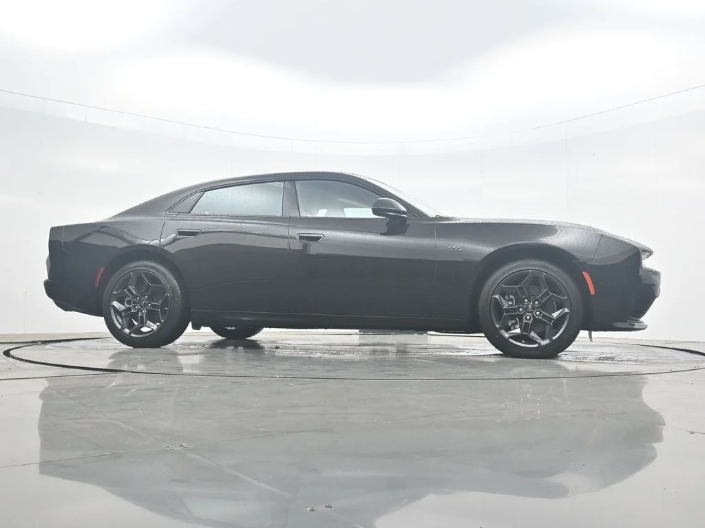 New 2026 Diamond Black Crystal Pearlcoat Dodge R/T image 37
