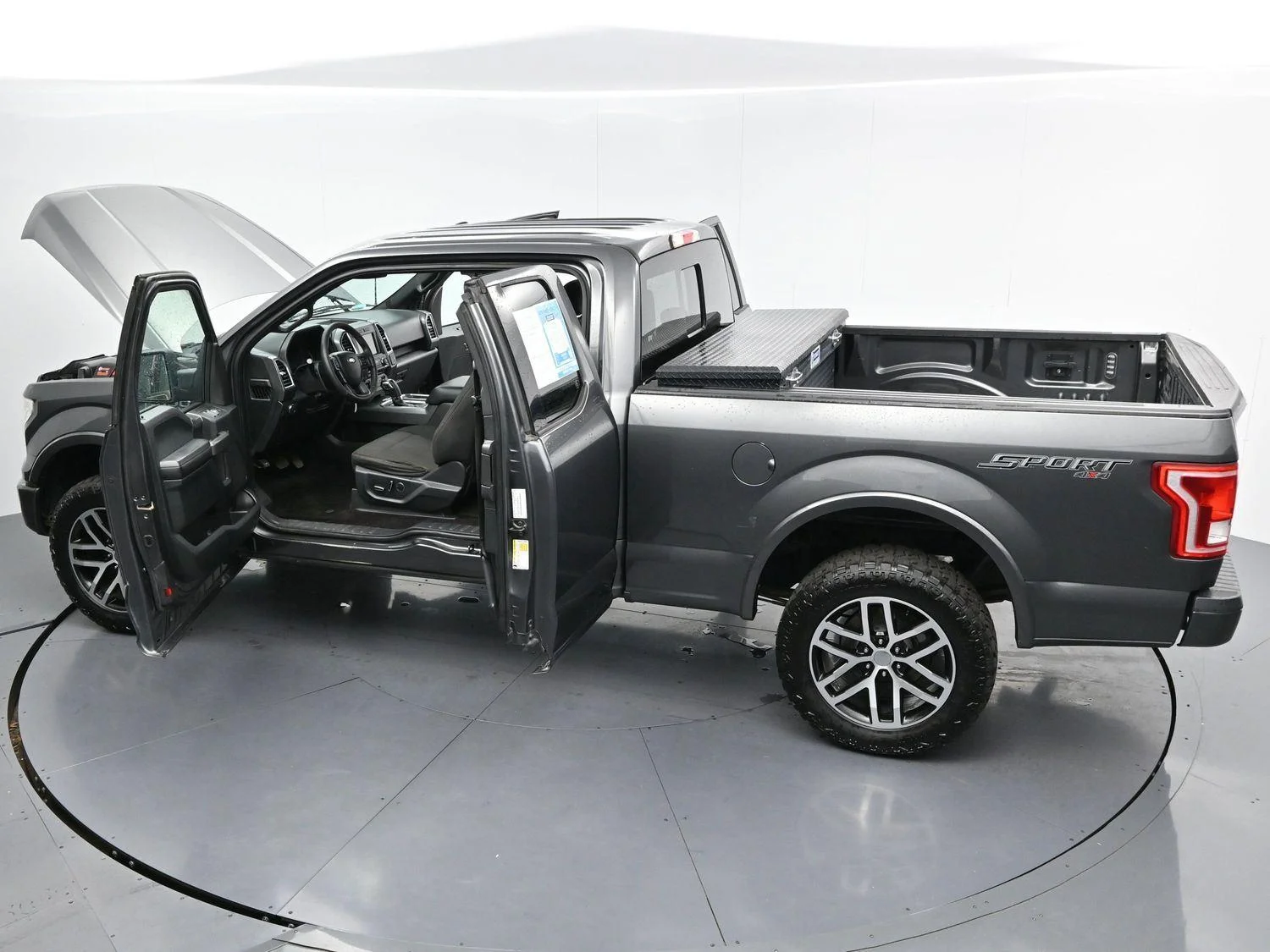 Used 2016 Magnetic Metallic Ford XLT image 45