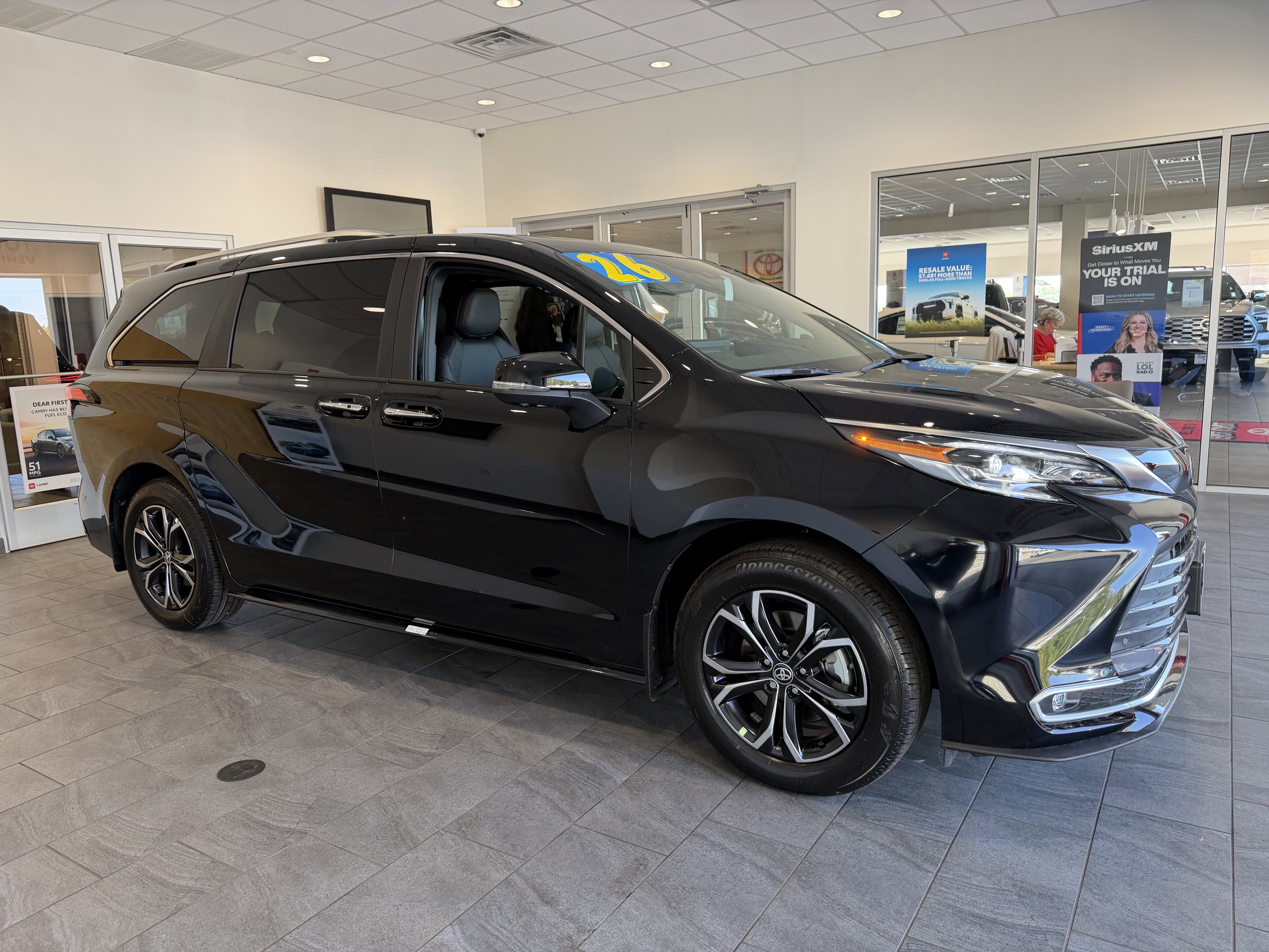 2026 Toyota Sienna Platinum - Photo 76