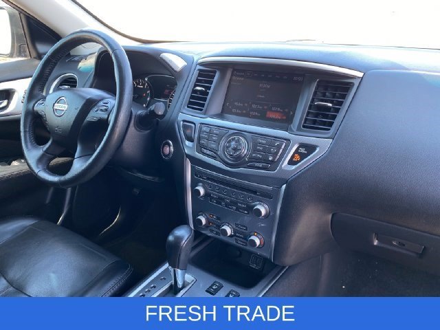 Used 2018 Caspian Blue Nissan SL image 13