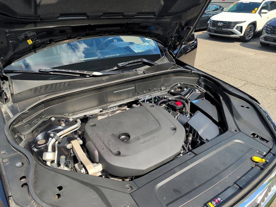 Used 2023 Onyx Black Metallic Volvo Ultimate image 28
