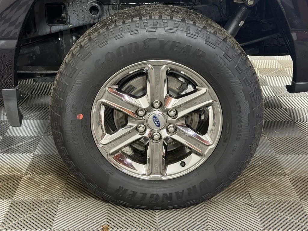 Used 2025 Black Metallic Ford XLT image 23